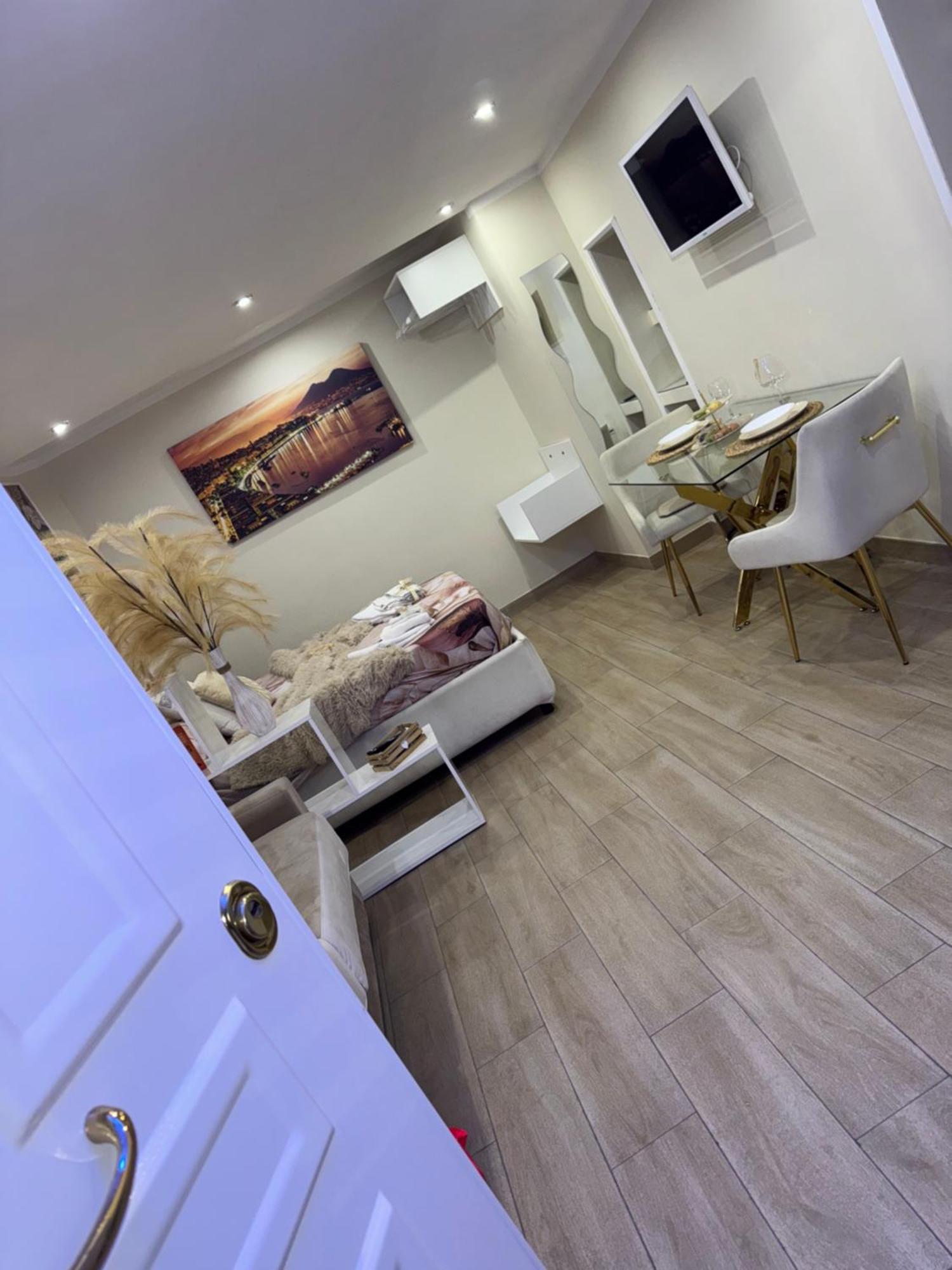 La Dimora Dei Sogni Sedil Capuano Home Suite Nápoly Kültér fotó